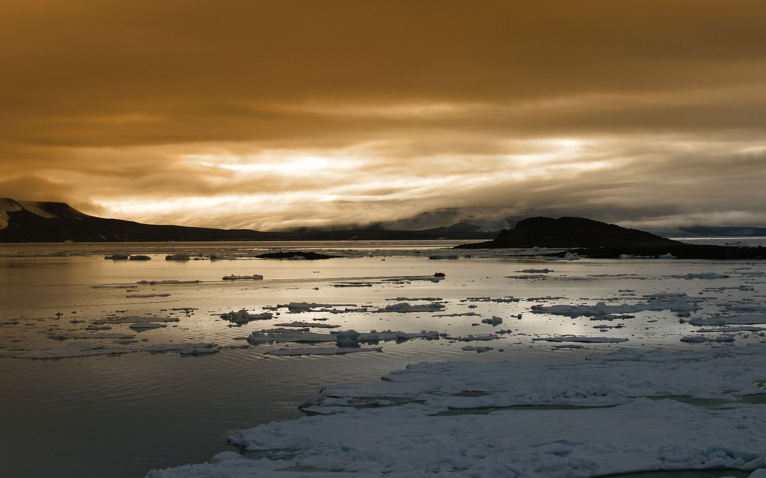 世界游艇青年赛国际交流论坛召开，游艇大赛